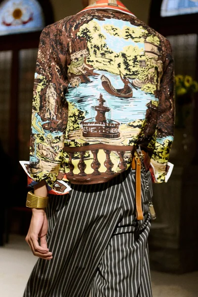 Look 72